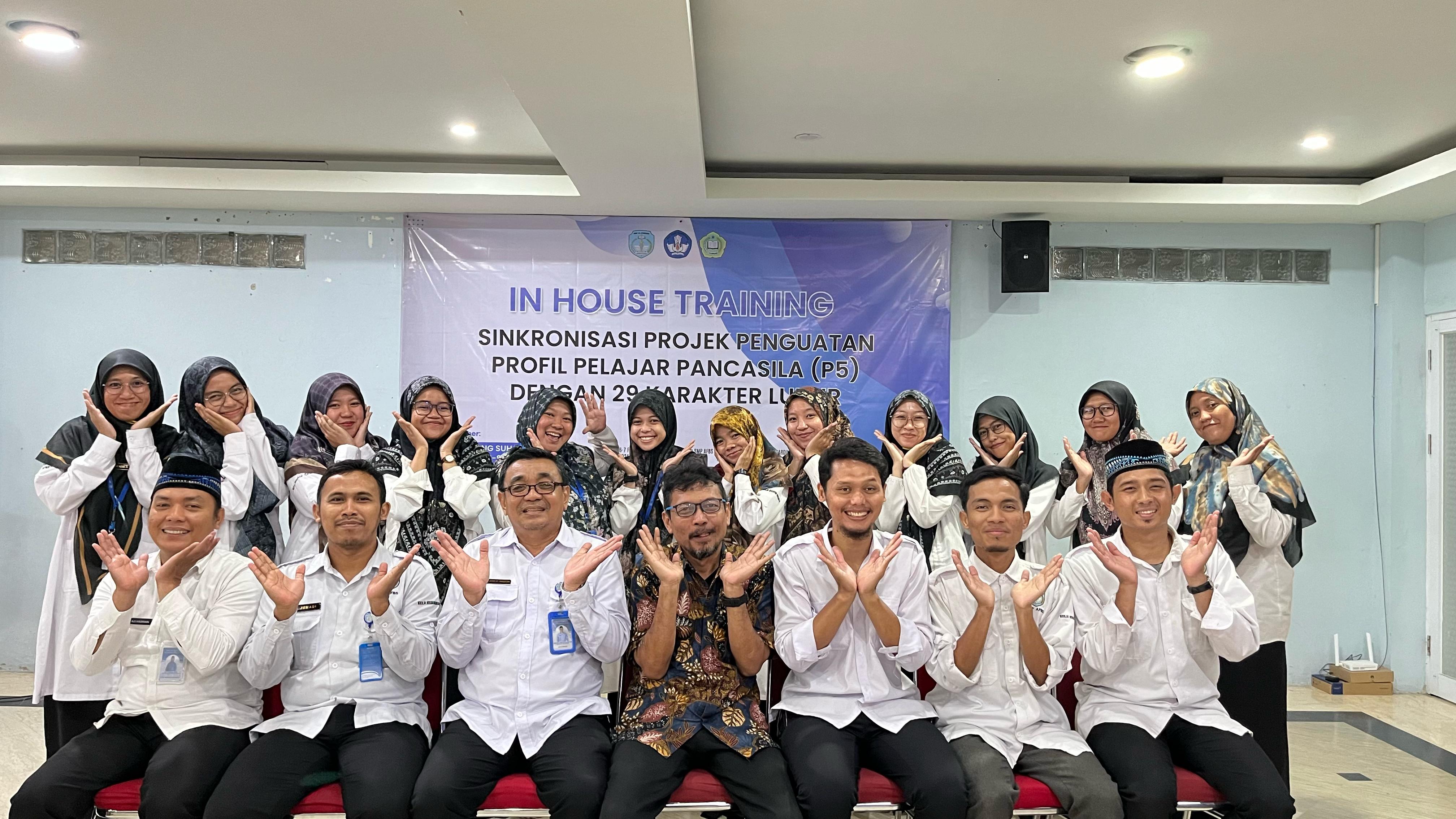 IN HOUSE TRAINING GURU Penguatan P5 dengan 29 Karakter Luhur