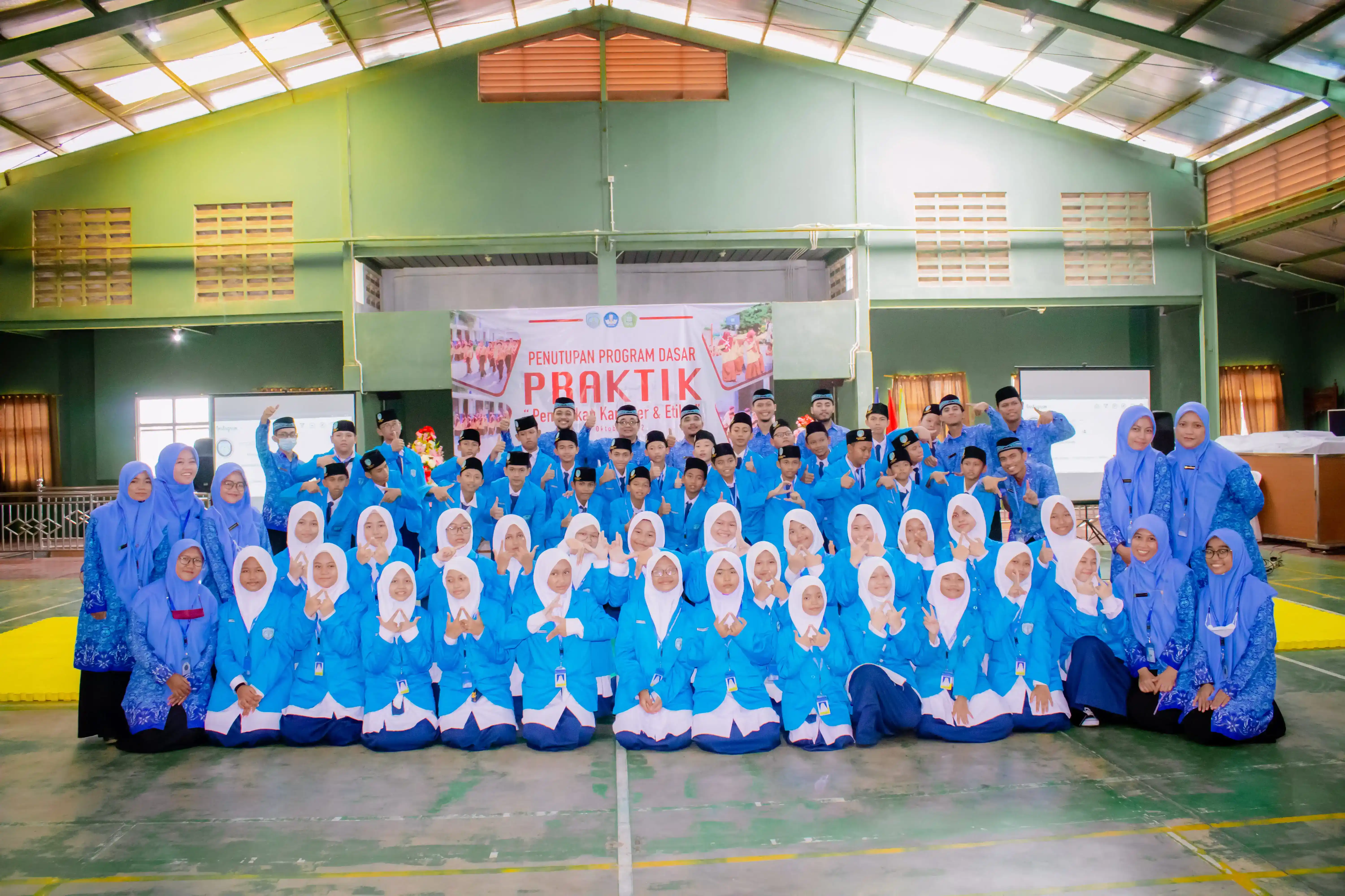 Pendidikan karakter dan etika (Praktik), selama 3 bulan awal masuk sekolah